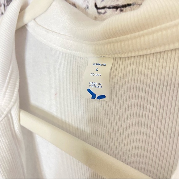 Old Navy Athletic Cropped Polo Top Size L - Picture 3 of 5